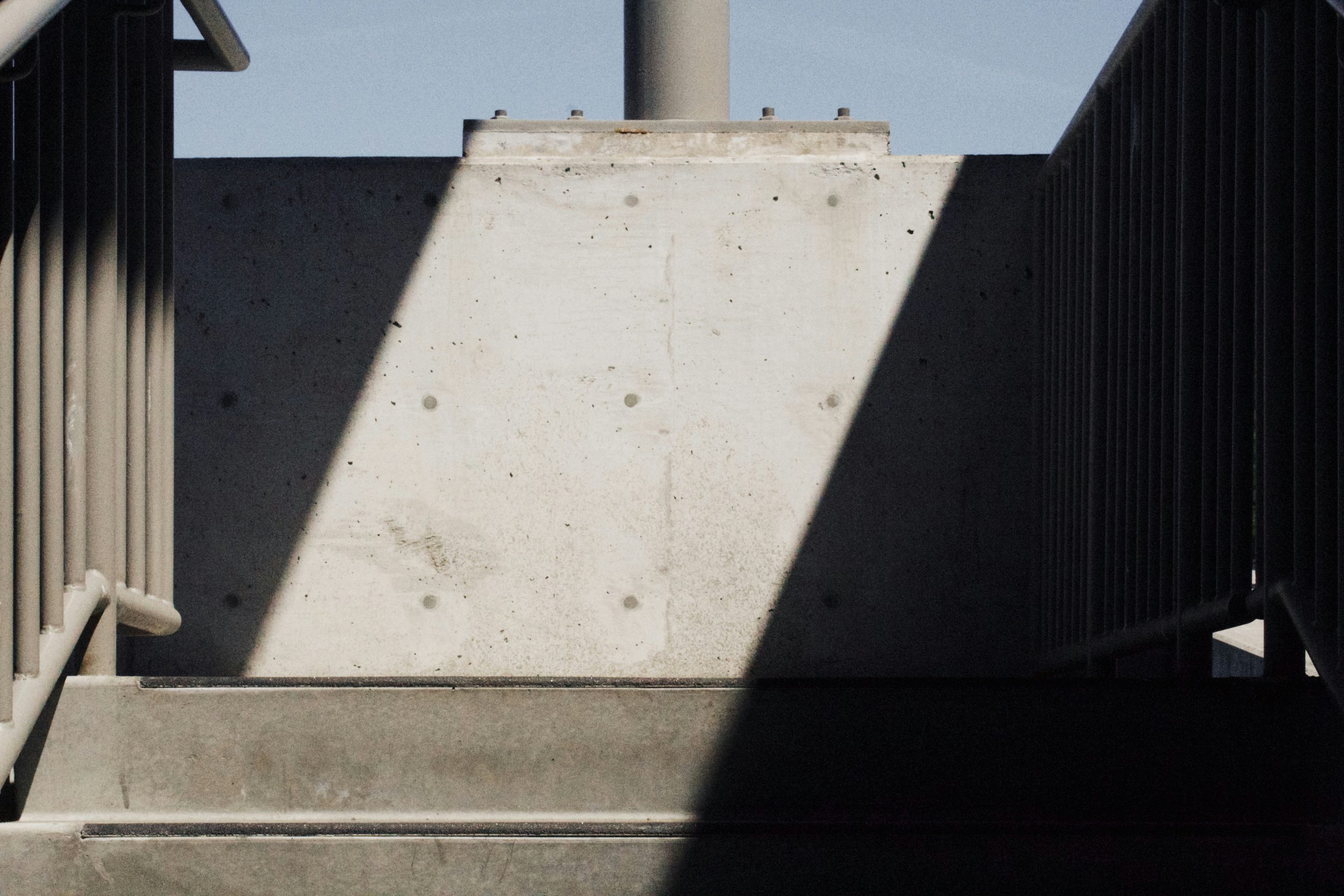 What is low-carbon concrete